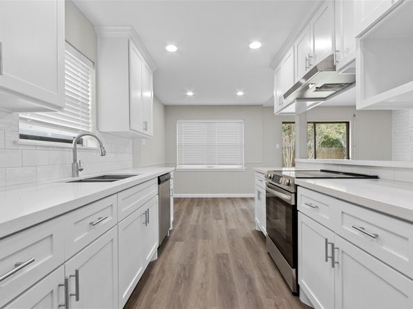 8826 Tanager Street, Houston TX 77036