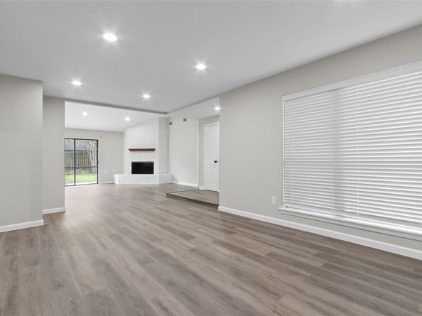 8826 Tanager Street, Houston TX 77036