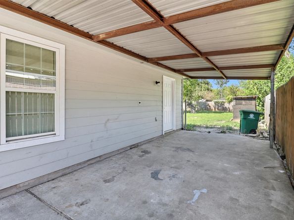 5415 Queensland Street, Houston TX 77028