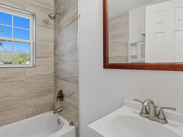 5415 Queensland Street, Houston TX 77028