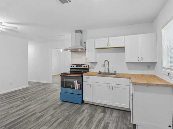 5415 Queensland Street, Houston TX 77028