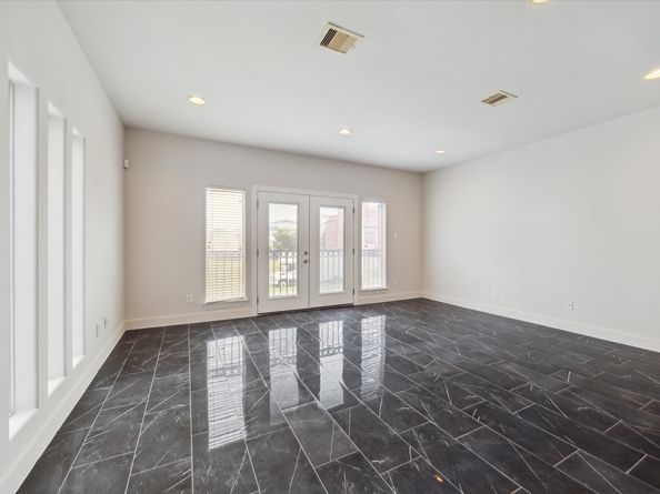 3041 Clinton Drive, Houston TX 77020