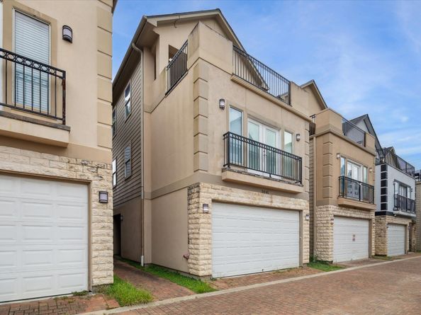 3041 Clinton Drive, Houston TX 77020