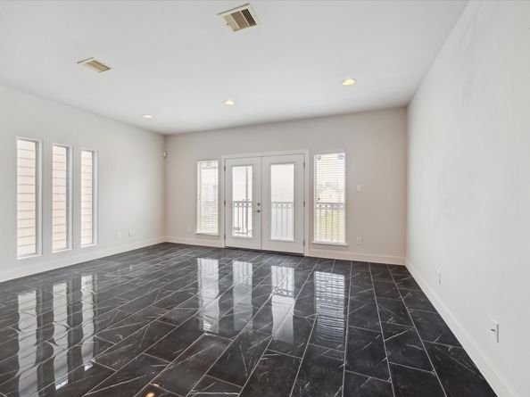 3041 Clinton Drive, Houston TX 77020