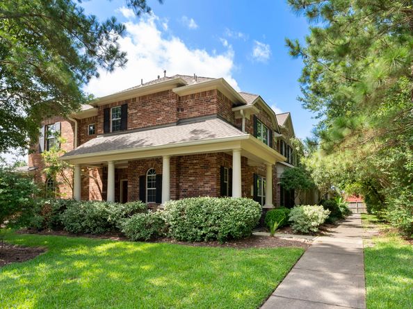 27 Medley Lane, The Woodlands TX 77382