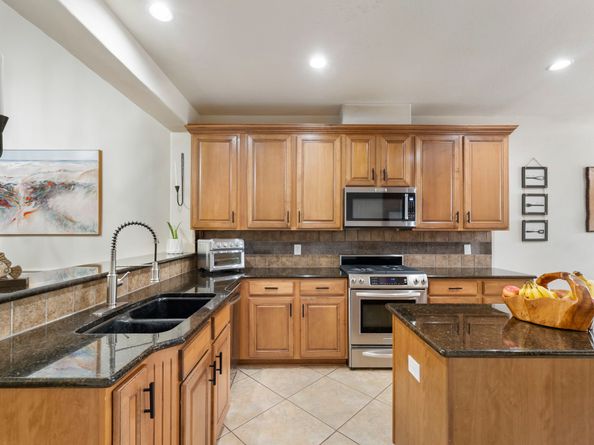 27 Medley Lane, The Woodlands TX 77382