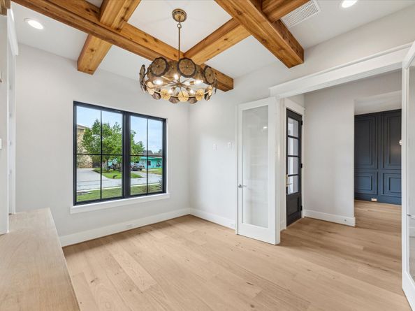 1261 Wakefield Drive, Houston TX 77018