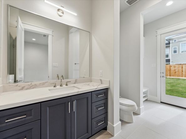 1261 Wakefield Drive, Houston TX 77018