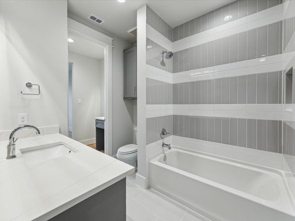 1261 Wakefield Drive, Houston TX 77018
