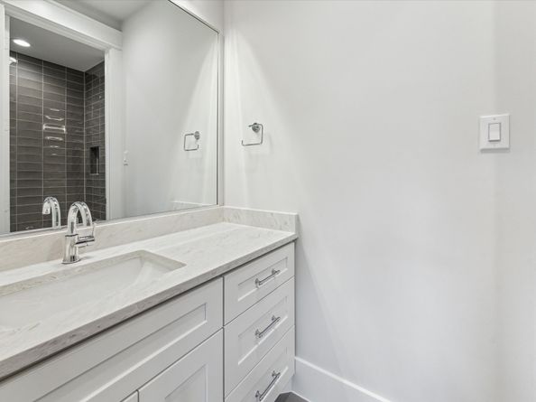 1261 Wakefield Drive, Houston TX 77018