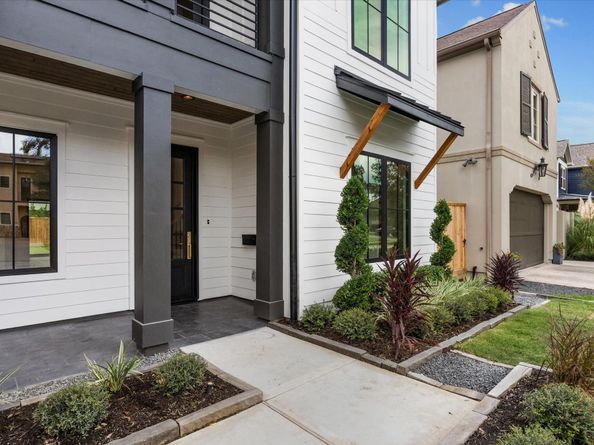 1261 Wakefield Drive, Houston TX 77018