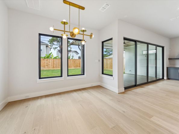 1261 Wakefield Drive, Houston TX 77018