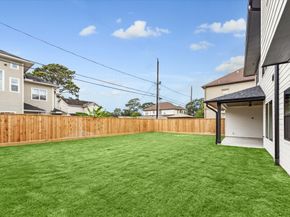 1261 Wakefield Drive, Houston TX 77018
