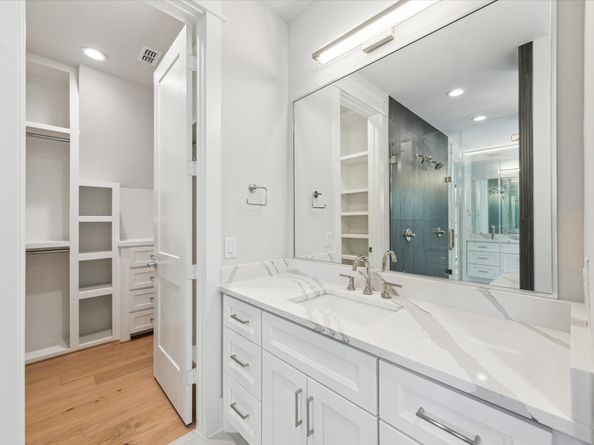 1261 Wakefield Drive, Houston TX 77018