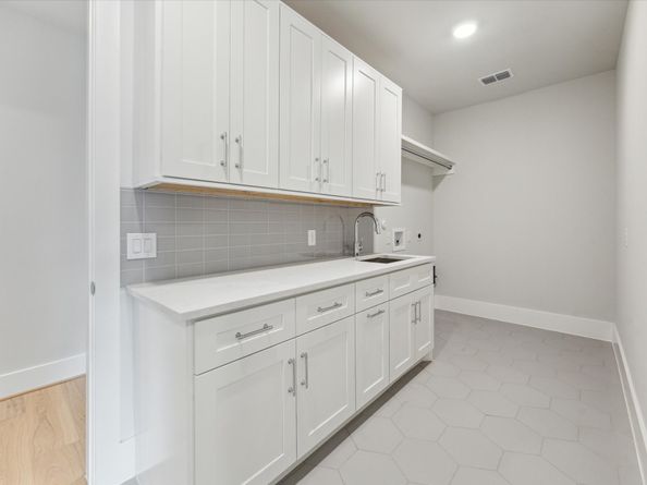 1261 Wakefield Drive, Houston TX 77018