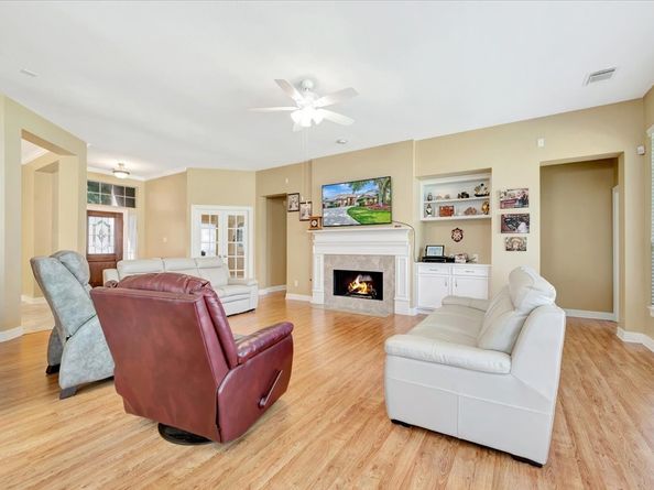 3123 Autumn Leaf Drive, Friendswood TX 77546