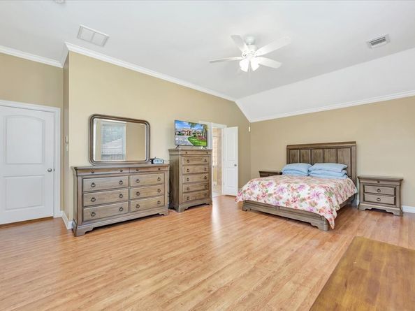 3123 Autumn Leaf Drive, Friendswood TX 77546