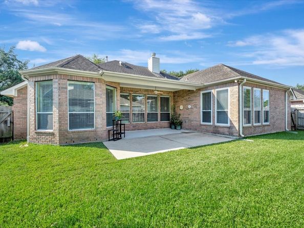 3123 Autumn Leaf Drive, Friendswood TX 77546