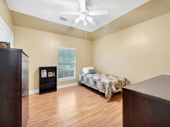 3123 Autumn Leaf Drive, Friendswood TX 77546