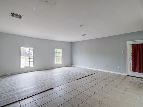 5711 Thrush Drive, Houston TX 77033
