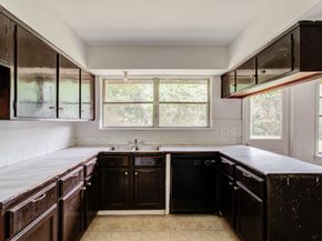5711 Thrush Drive, Houston TX 77033