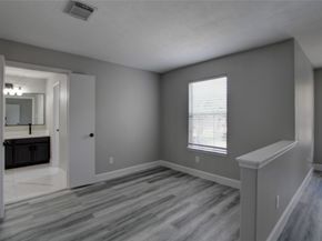 10206 Ravenwood View Lane, Houston TX 77075