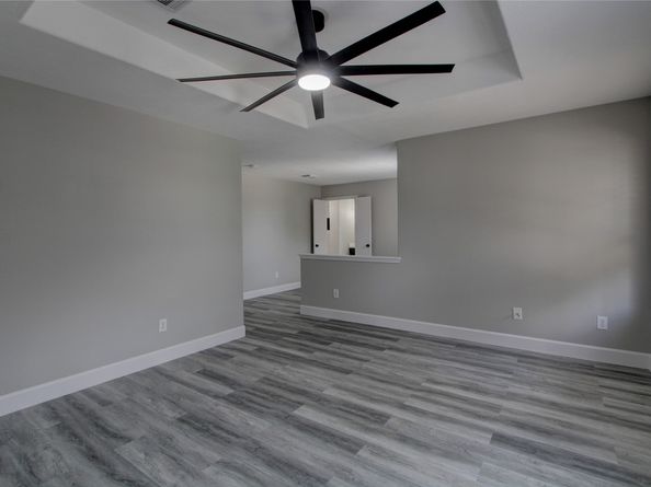 10206 Ravenwood View Lane, Houston TX 77075