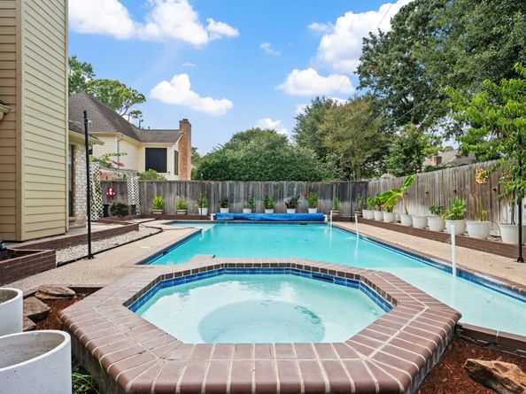 12106 Cypresswood Drive, Houston TX 77070