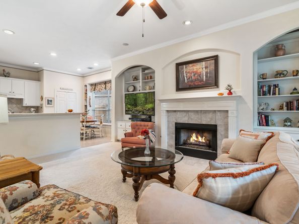 30 W Windsor Hills Circle, Conroe TX 77384