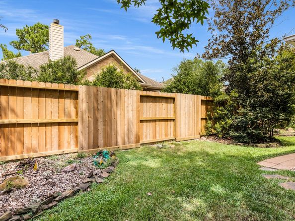 30 W Windsor Hills Circle, Conroe TX 77384