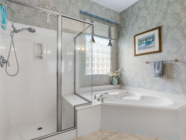 30 W Windsor Hills Circle, Conroe TX 77384