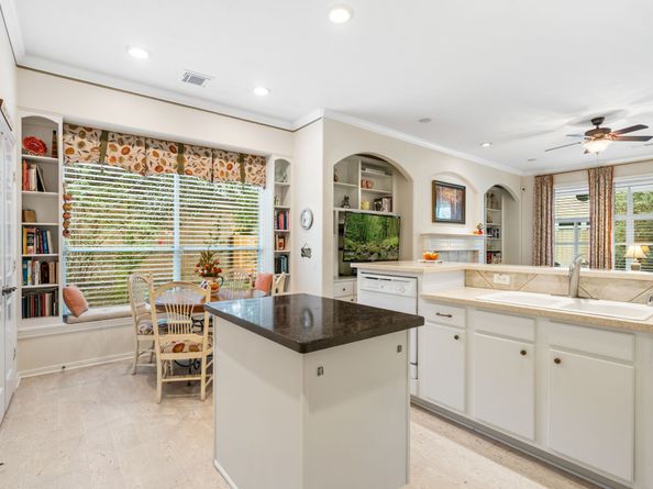 30 W Windsor Hills Circle, Conroe TX 77384