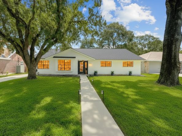 1718 Capstan Road, Houston TX 77062