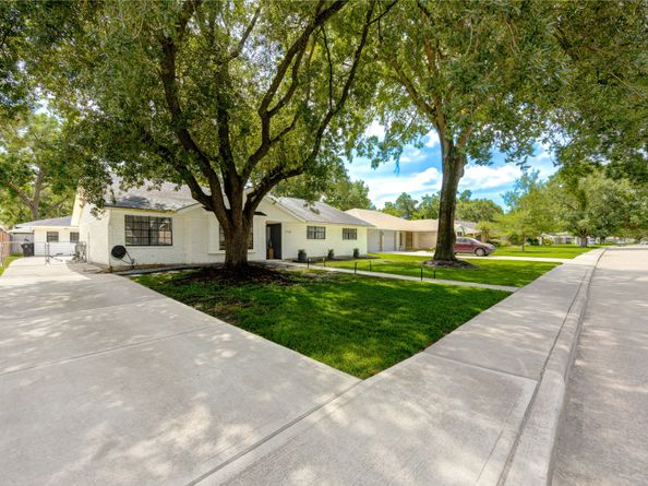 1718 Capstan Road, Houston TX 77062