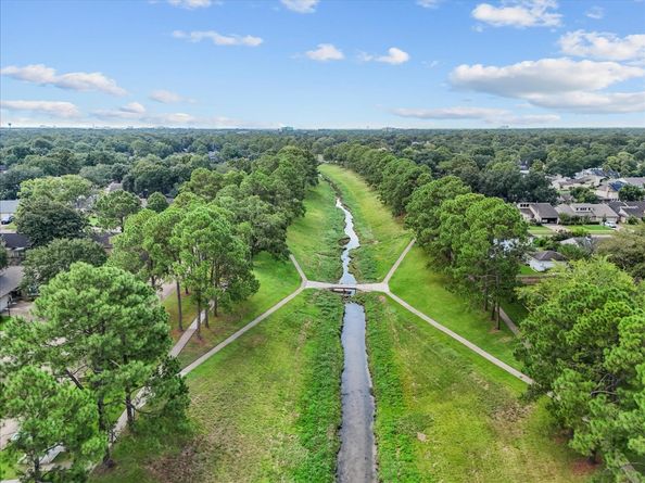 16239 Brookford Drive, Houston TX 77059