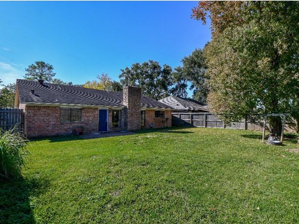 3031 Shawnee Drive, Sugar Land TX 77479