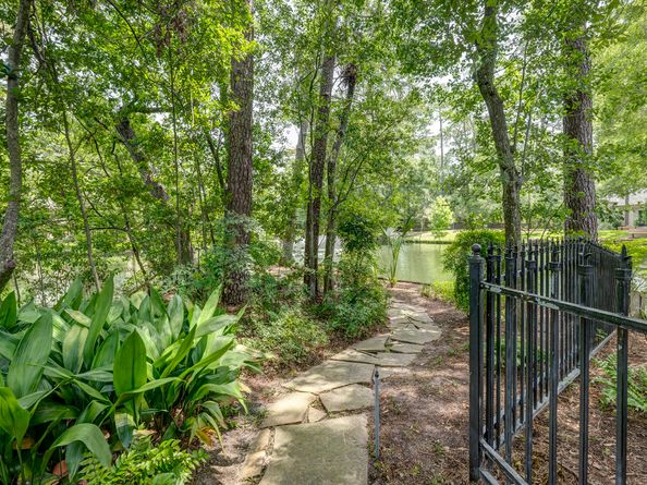 54 Patti Lynn Lane, Houston TX 77024