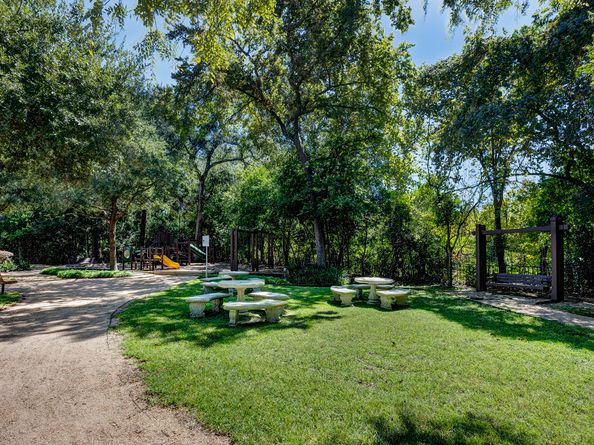 54 Patti Lynn Lane, Houston TX 77024