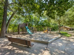 54 Patti Lynn Lane, Houston TX 77024