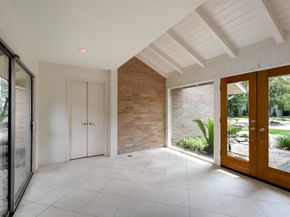 54 Patti Lynn Lane, Houston TX 77024