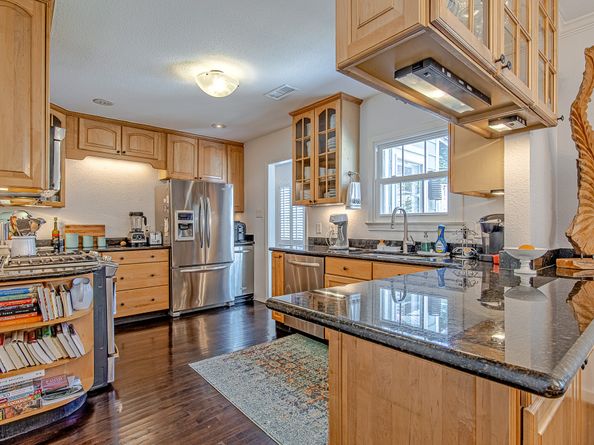 520 W 30th Street, Houston TX 77018