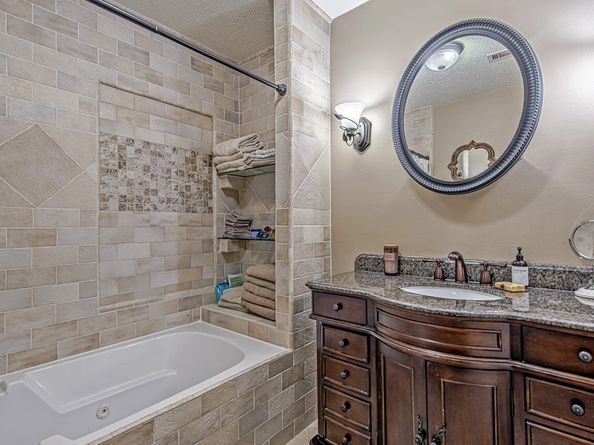 520 W 30th Street, Houston TX 77018