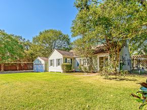 520 W 30th Street, Houston TX 77018