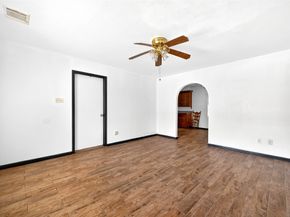 423 Gammon Drive, Houston TX 77022