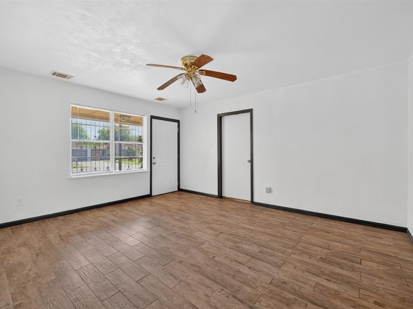 423 Gammon Drive, Houston TX 77022