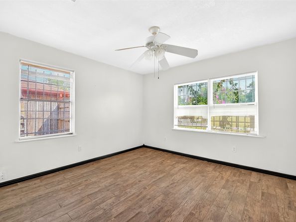 423 Gammon Drive, Houston TX 77022