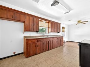 423 Gammon Drive, Houston TX 77022