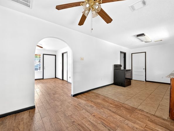 423 Gammon Drive, Houston TX 77022