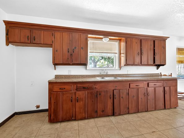 423 Gammon Drive, Houston TX 77022