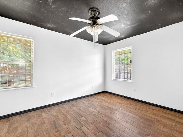 423 Gammon Drive, Houston TX 77022